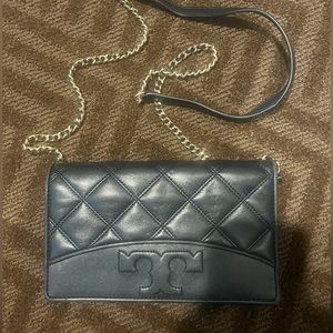 Tory Burch Savannah Wallet on chain